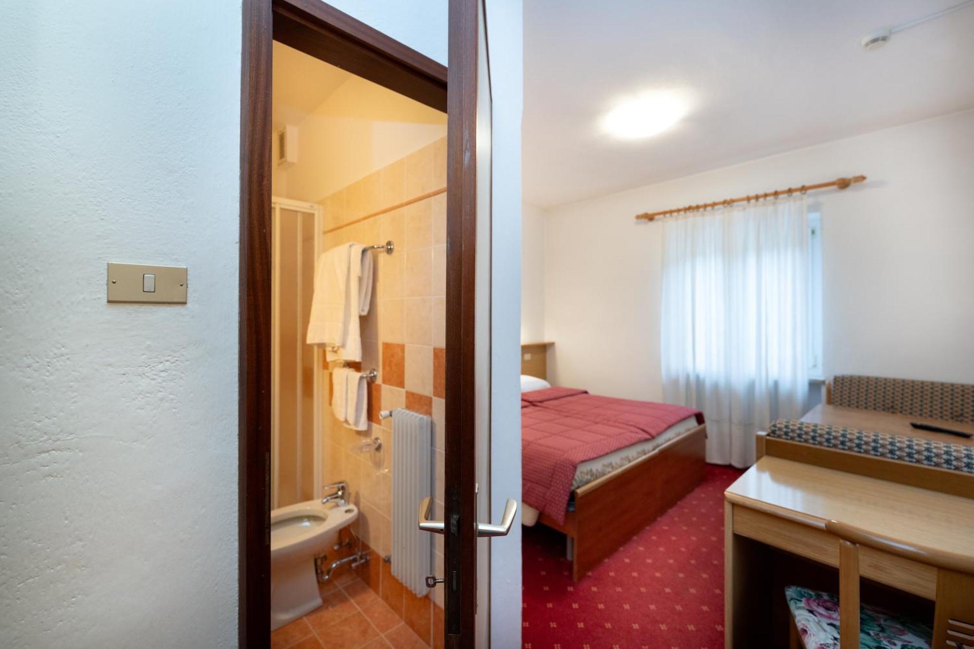 Hotel Mary Pozza di Fassa Esterno foto