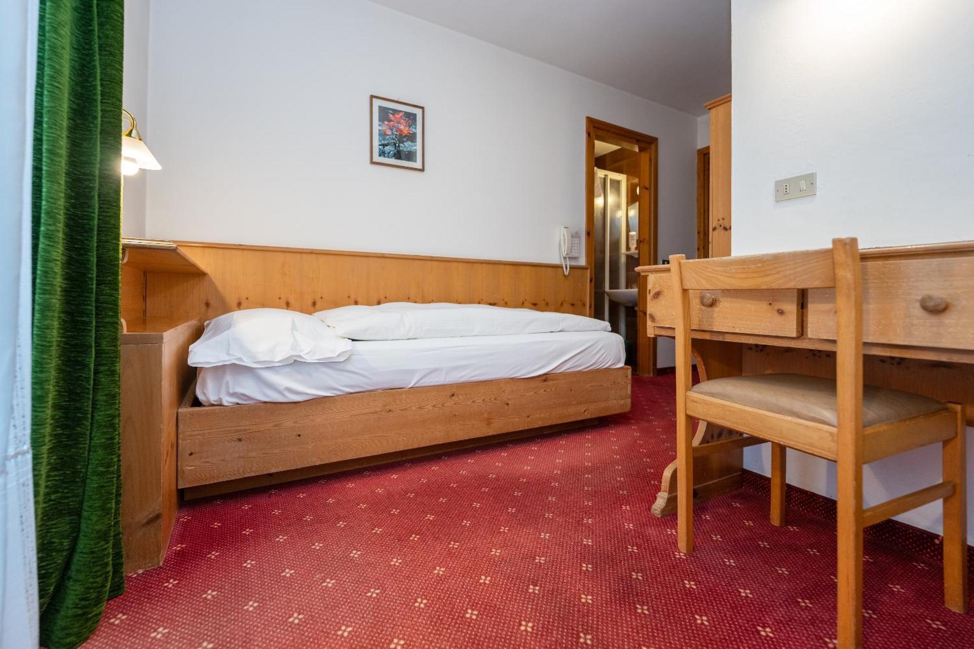 Hotel Mary Pozza di Fassa Esterno foto